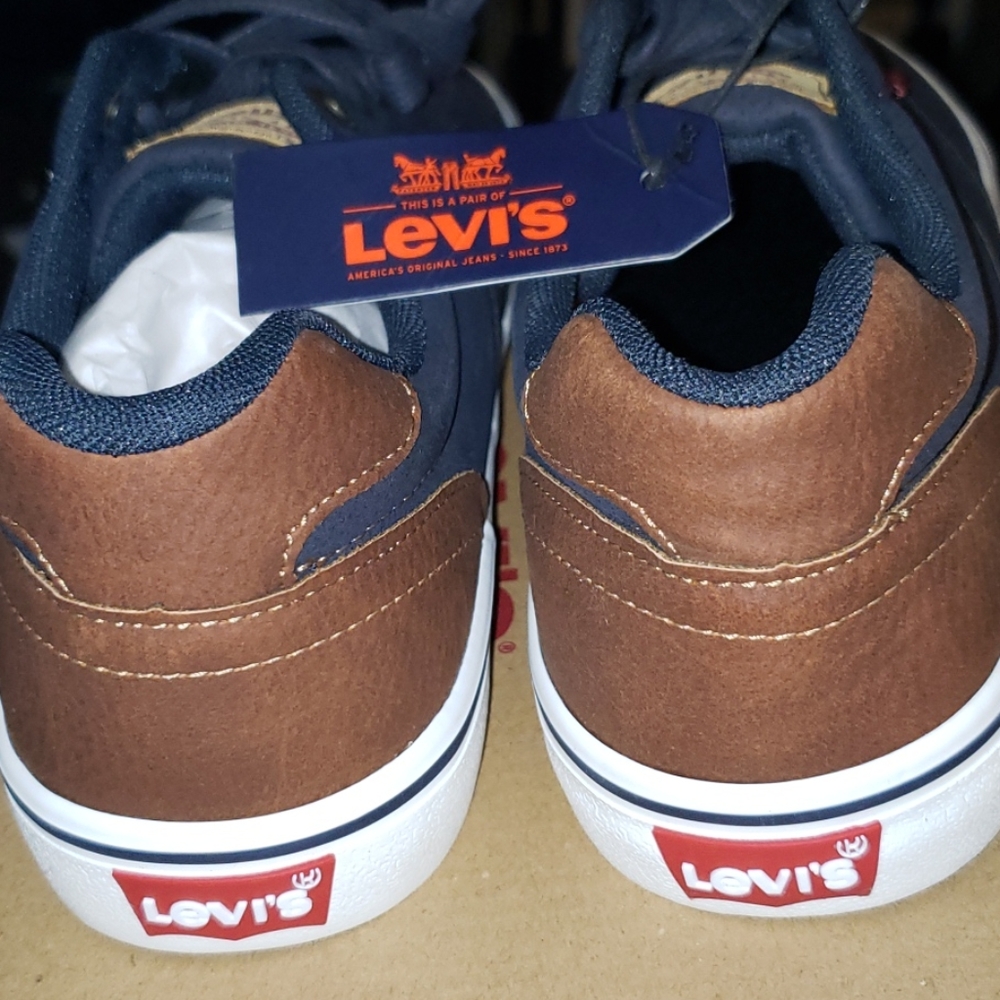 Mens Levi's shoes >Brand New - Picture 5 of 6